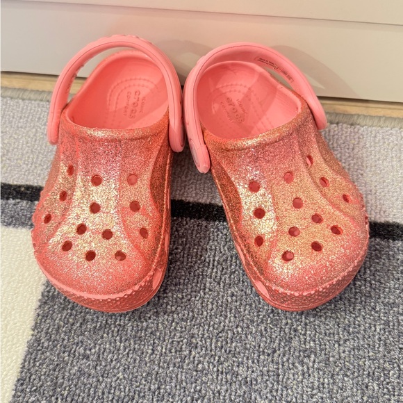 CROCS Glittery Pink Toddler C7 - Picture 2 of 8